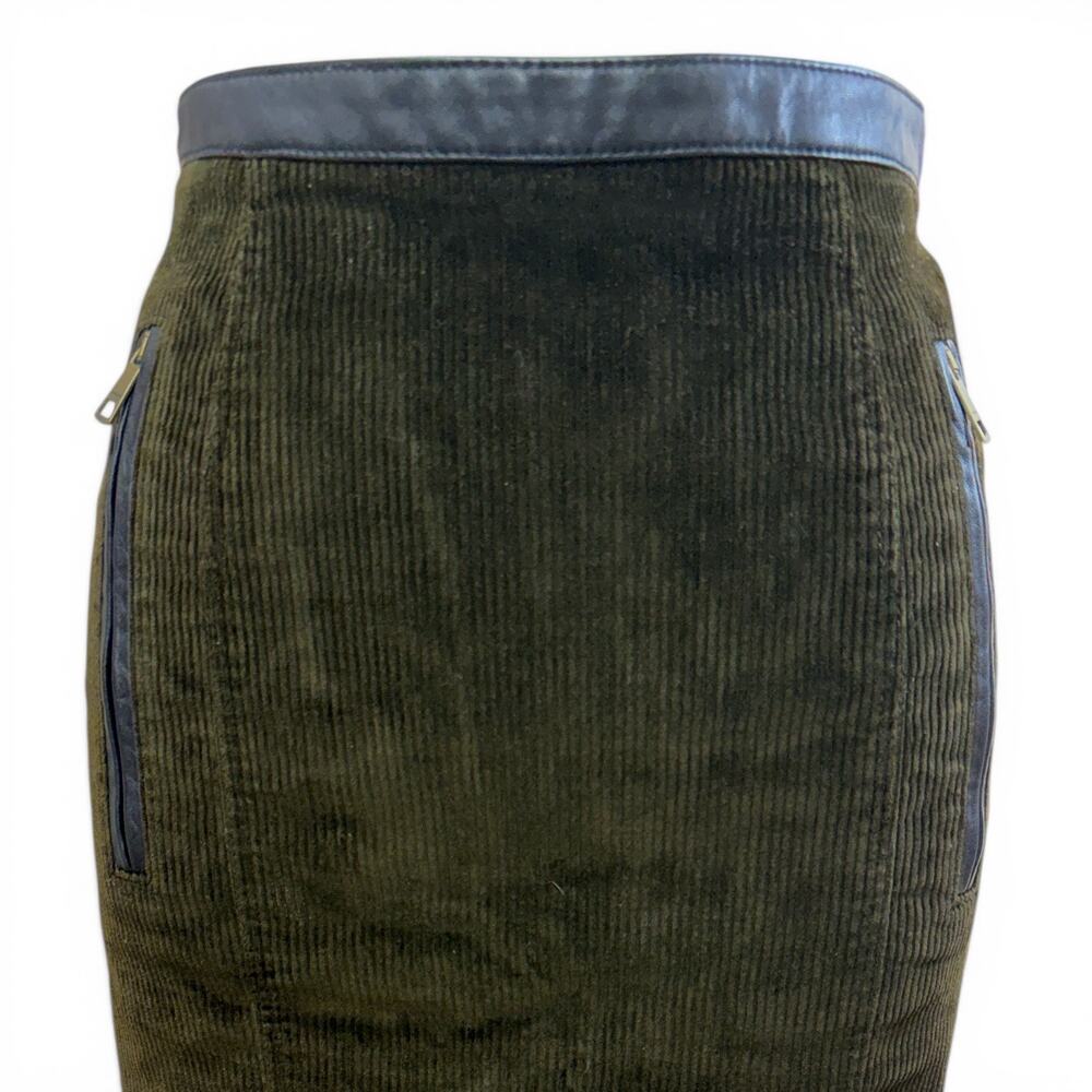 Burberry Brit Corduroy Pencil Skirt Size 2 Olive Green Leather Trim Zip Pockets - Picture 3 of 11